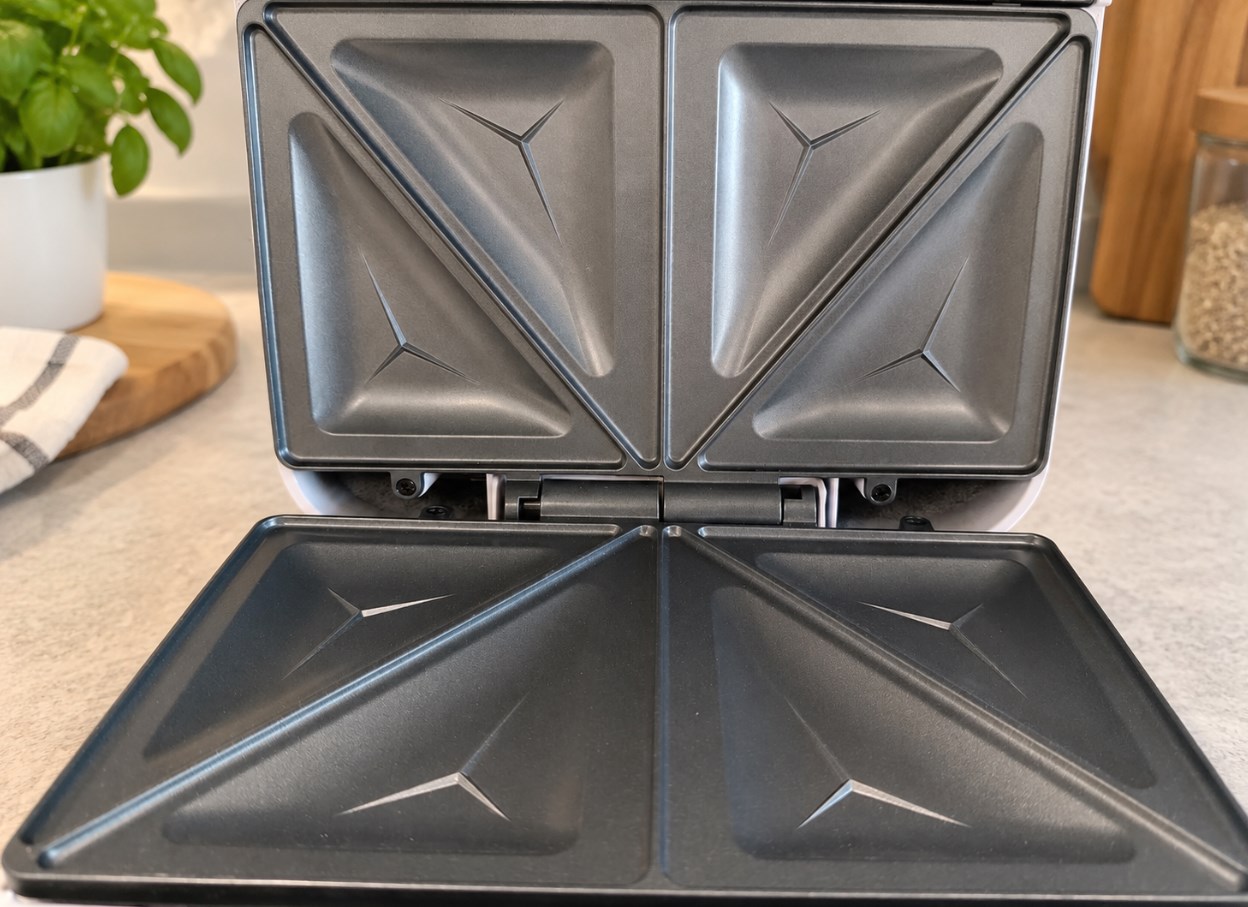 Opiekacz do kanapek Crispy 750W biały