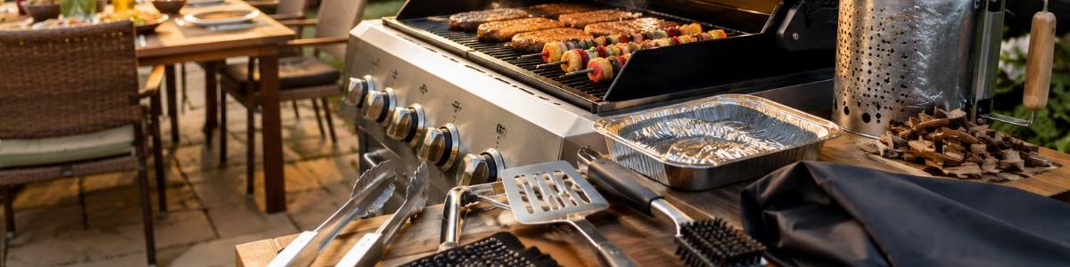 Pierwsze grille już za nami. Co warto dokupić, zanim zaczną się wakacyjne spotkania?
